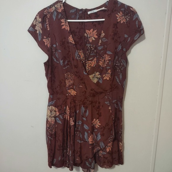 Urban Outfitters Maroon Floral Anita Skort Romper Size 8 - Picture 2 of 8